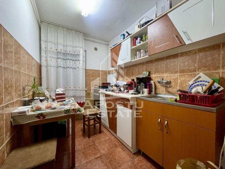 Apartament cu o camera la etajul 2, zona Buziasului