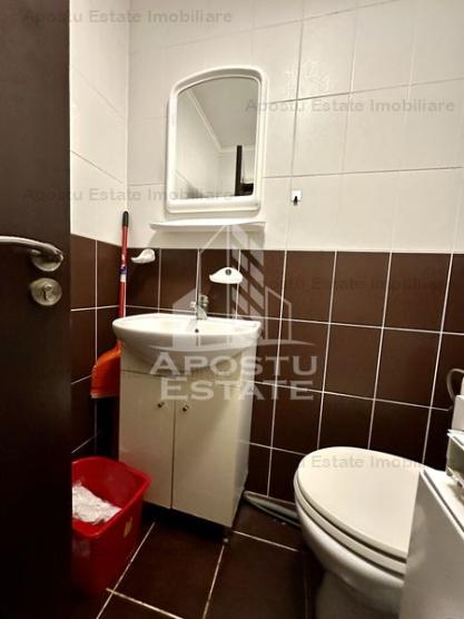 Apartament 3 camere, centrala proprie, situat in zona Dambovita