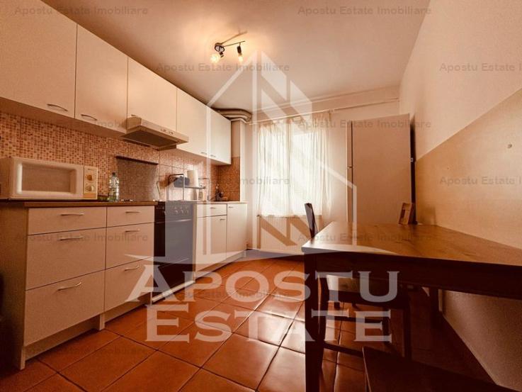 Apartament cu 3 camere, centrala proprie, zona Circumvalatiunii