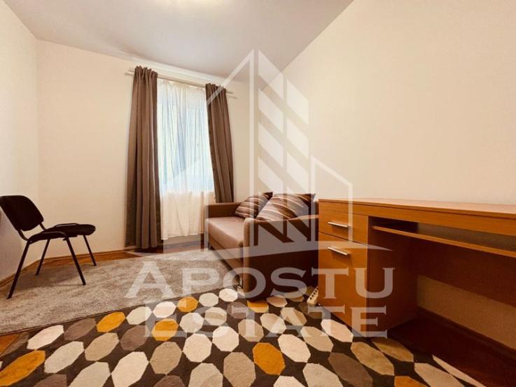 Apartament cu 3 camere, centrala proprie, zona Circumvalatiunii