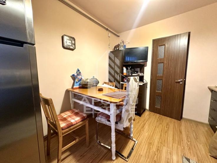 Apartament cu 2 camere, centrala proprie, zona Sagului