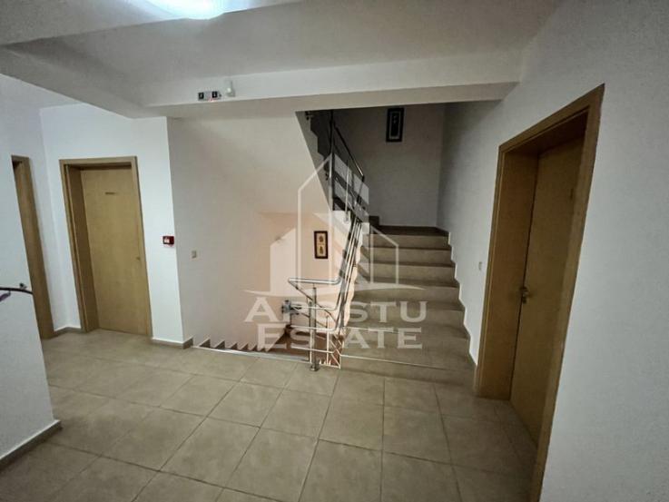 Pensiune in functiune, 12 camere plus un apartament, zona CETATII