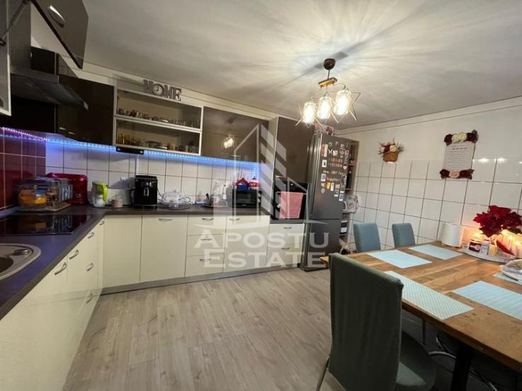 Casa cu 3 camere, renovata, 270mp teren, acces auto, zona Sagului