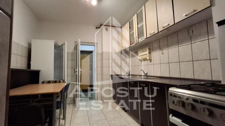 Apartament 2 camere, decomandat, Zona Intim