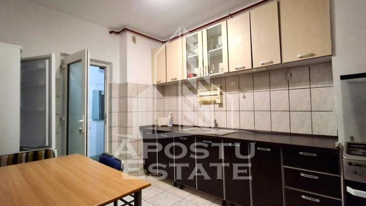 Apartament 2 camere, decomandat, Zona Intim