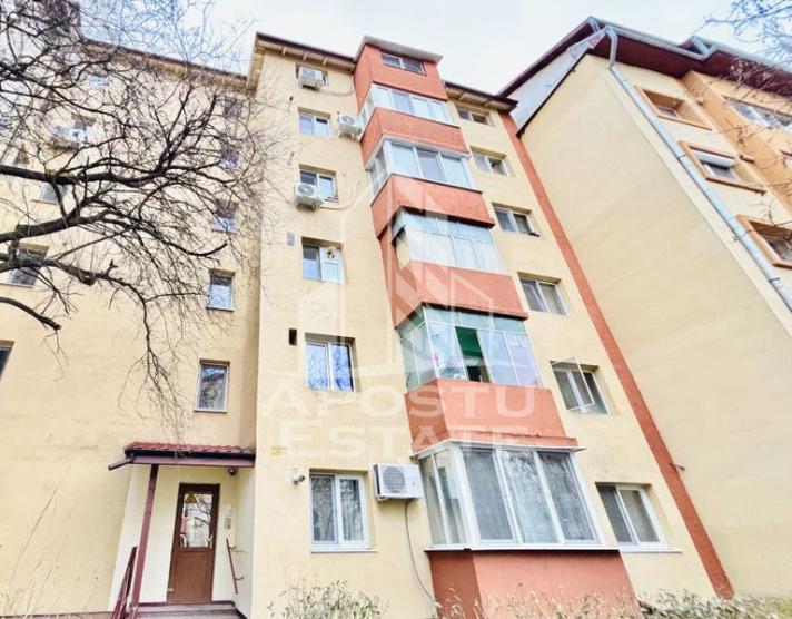 Apartament cu 2 camere renovat, centrala proprie, zona Sagului