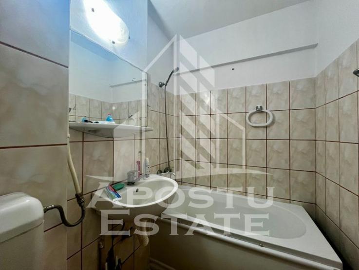 Apartament cu 2 camere, confort 1 , situat pe Bulevardul  Dragalina