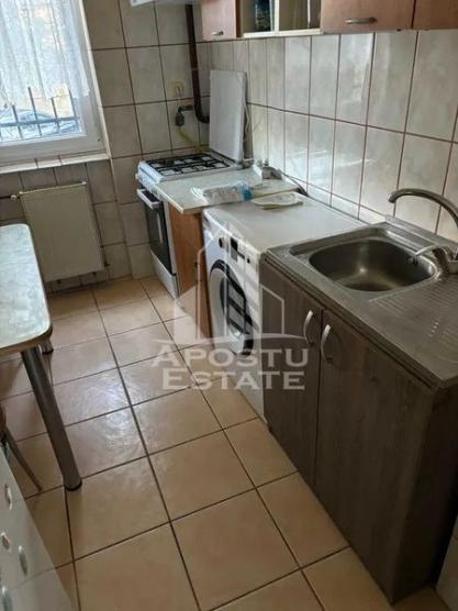 Apartament cu 2 camere, confort 1 , situat pe Bulevardul  Dragalina