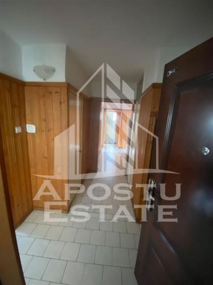 Apartament cu 3 camere 2 bai in zona Lipovei