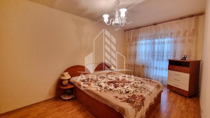 Apartament decomandat cu 2 camere, zona Lipovei