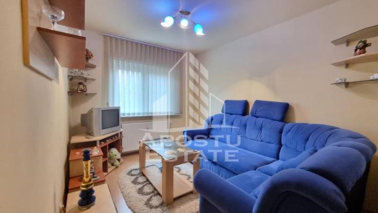 Apartament decomandat cu 2 camere, zona Lipovei