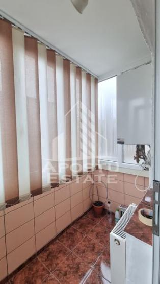 Apartament decomandat cu 2 camere, zona Lipovei