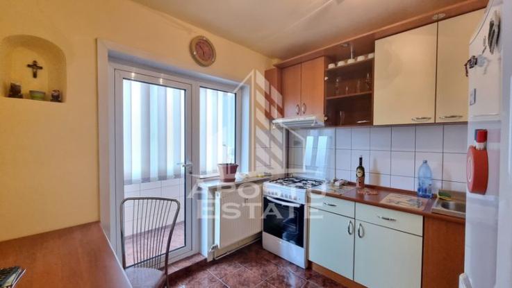 Apartament decomandat cu 2 camere, zona Lipovei