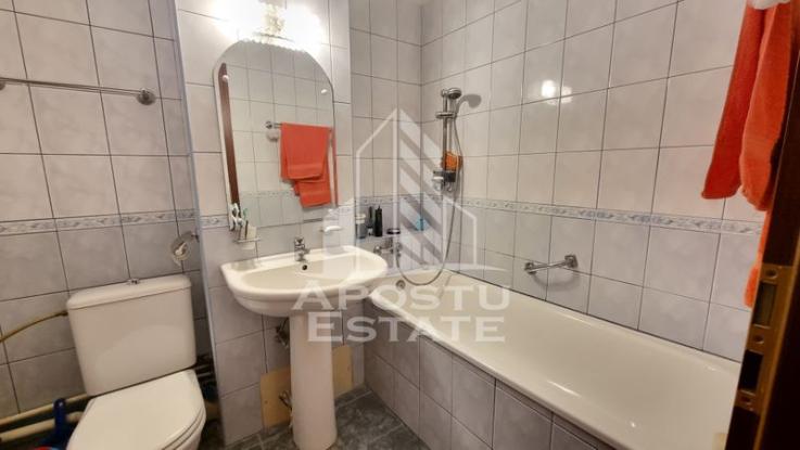 Apartament decomandat cu 2 camere, zona Lipovei