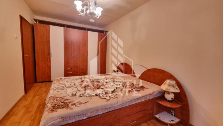 Apartament decomandat cu 2 camere, zona Lipovei