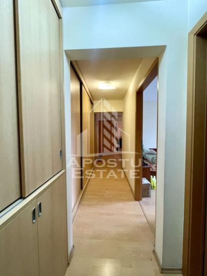 Apartament cu 3 camere, etajul 2, centrala proprie, zona Soarelui