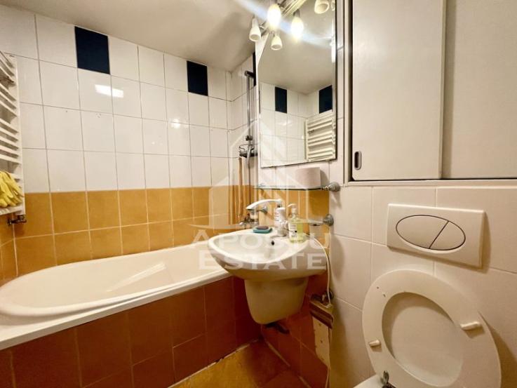 Apartament cu 3 camere, etajul 2, centrala proprie, zona Soarelui