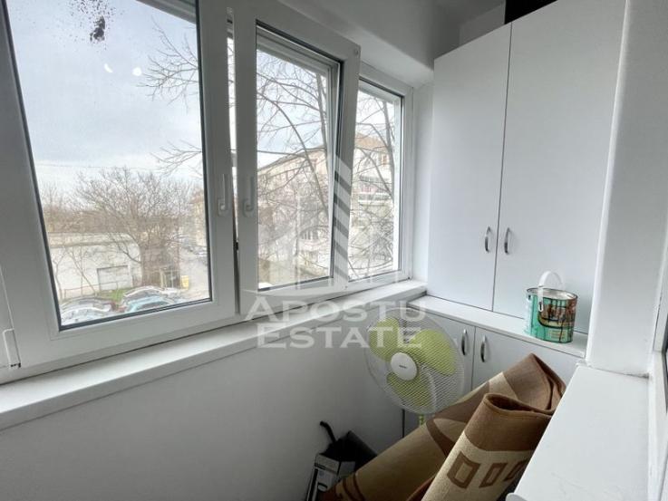 Apartament cu 3 camere, centrala proprie, zona Sagului