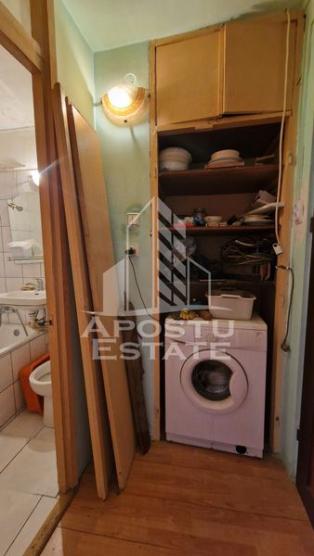 Apartament cu o camera, etaj intermediar, zona Lipovei