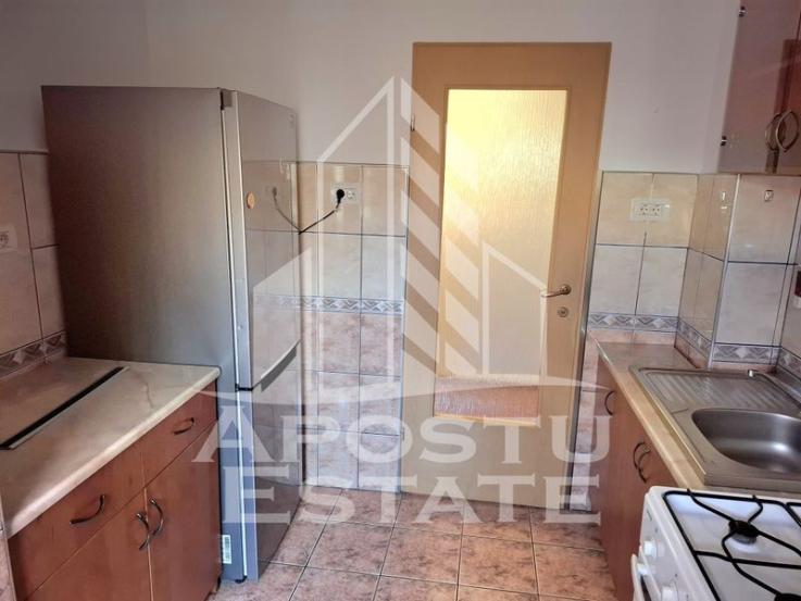 Apartament cu 2 camere, centrala proprie, zona Aradului