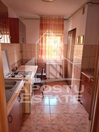 Apartament cu 2 camere, centrala proprie, zona Aradului