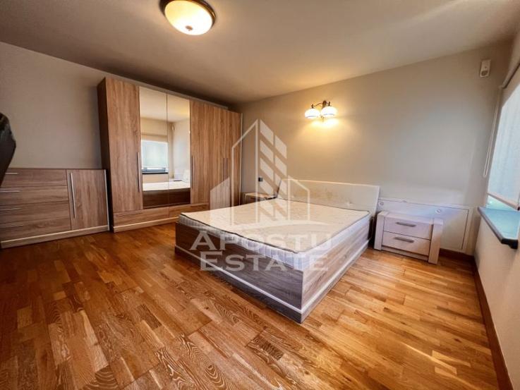 Apartament cu 3 camere pe 2 nivele, etajul 2, Piata Unirii