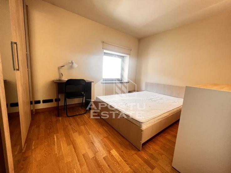 Apartament cu 3 camere pe 2 nivele, etajul 2, Piata Unirii