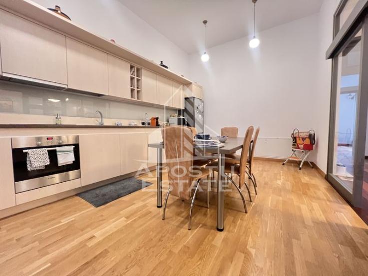 Apartament cu 5 camere, etajul 1, Piata Unirii