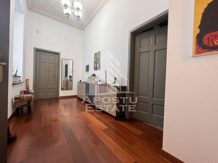 Apartament cu 5 camere, etajul 1, Piata Unirii