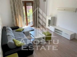 Apartament cu 3 camere, curte proprie, loc de parcare, in Dumbravita