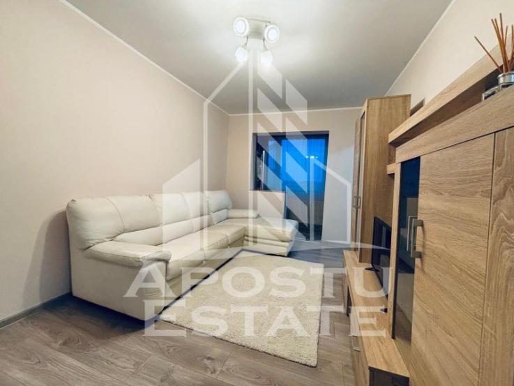 Apartament cu 3 camere, centrala proprie, zona Sagului