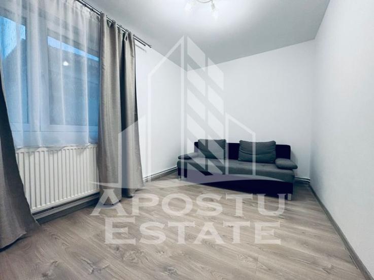 Apartament cu 3 camere, centrala proprie, zona Sagului