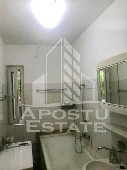 Apartament o camera Aradului , centrala proprie , boxa