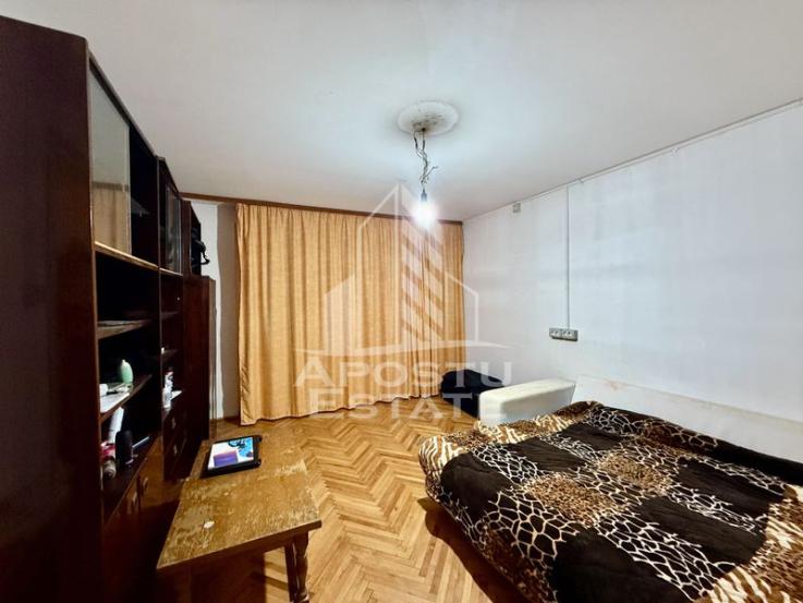 Apartament o camera, bucatarie inchisa,  38mp, Complexul Studentesc