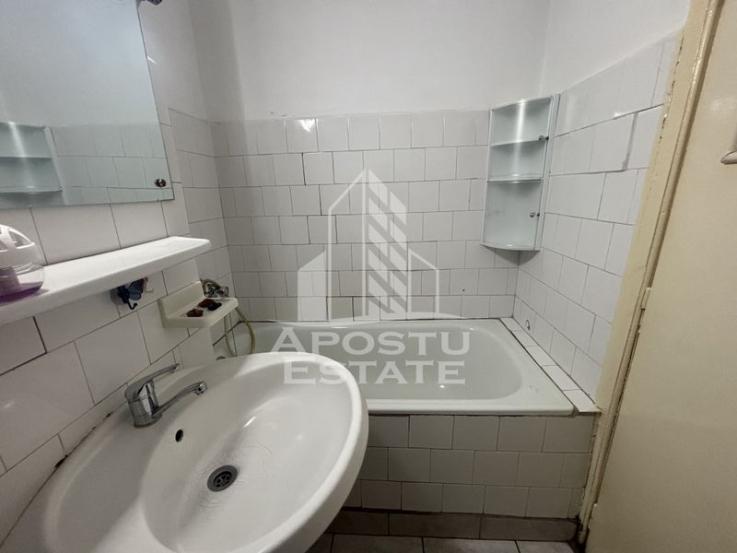 Apartament cu o camera in zona Simion Barnutiu, centrala termica