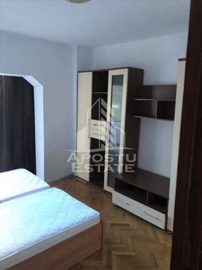 Apartament cu 4 camere 80mp 2 bai Decomandat in zona Mircea cel Batran