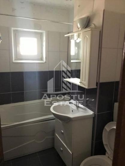 Apartament cu 4 camere 80mp 2 bai Decomandat in zona Mircea cel Batran