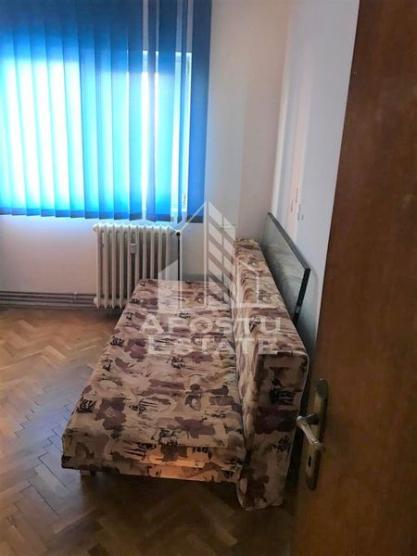 Apartament cu 4 camere 80mp 2 bai Decomandat in zona Mircea cel Batran