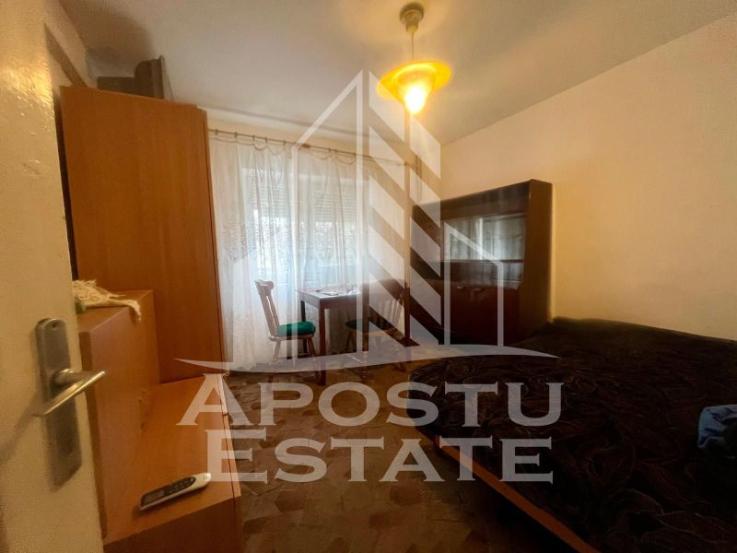 Apartament 2 camere,decomandat,zona Simion Barnutiu