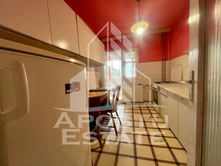 Apartament 2 camere,decomandat,zona Simion Barnutiu