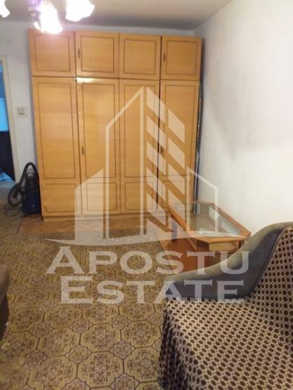 Apartament 2 camere,decomandat,zona Simion Barnutiu