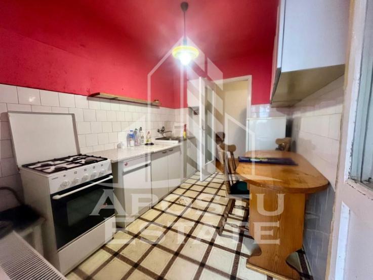 Apartament 2 camere,decomandat,zona Simion Barnutiu