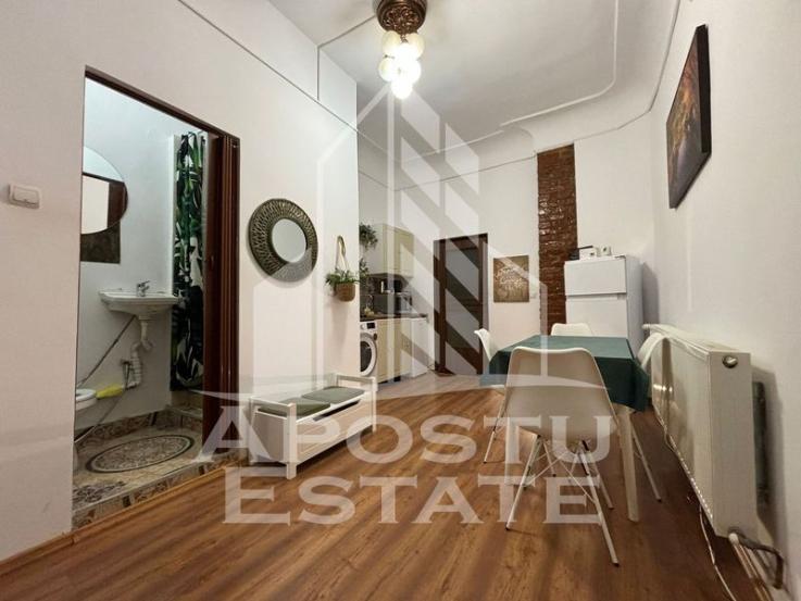 Apartament cu o camera, centrala proprie, zona Centrala