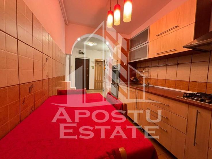 Apartament cu 2 camere, centrala proprie, zona Circumvalatiunii