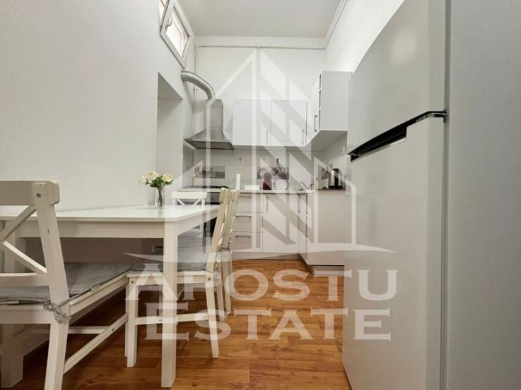 Apartament cu 2 camere, central