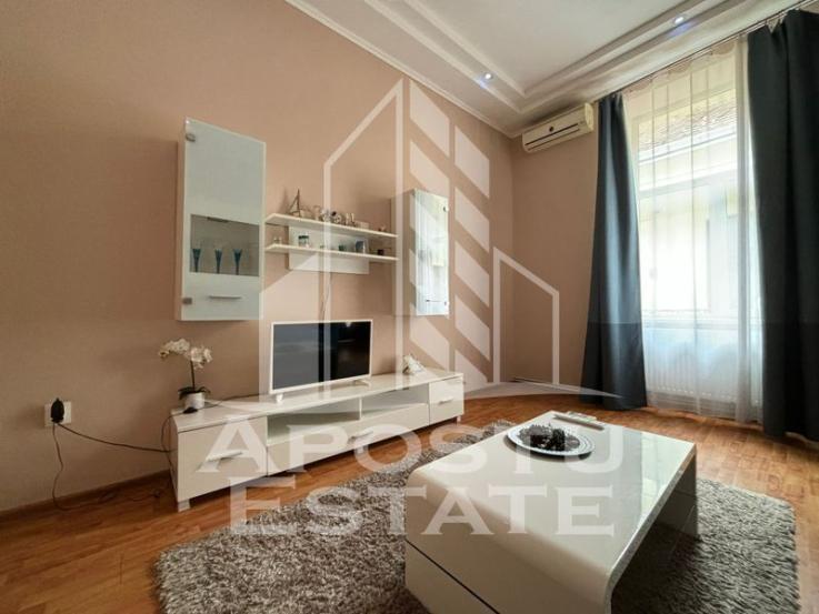 Apartament cu 2 camere, central