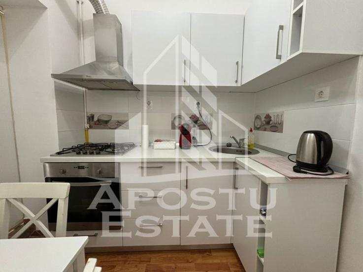 Apartament cu 2 camere, central