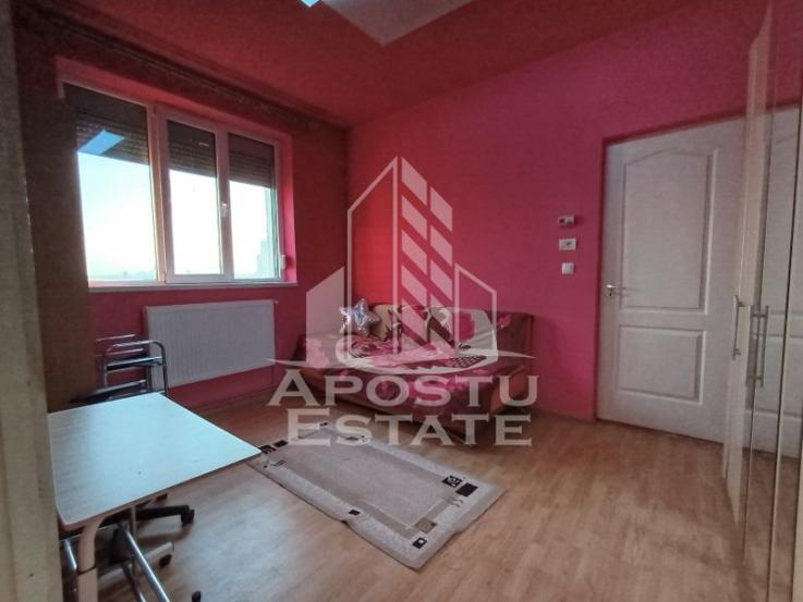 Apartament 2 camere renovat, centrala proprie, izolat interior, Steaua