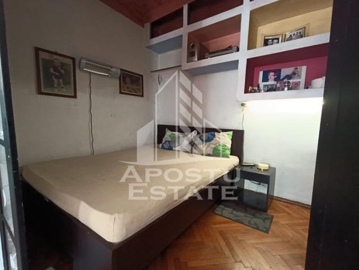 Apartament 4 camere, decomandat, necesita renovare, Pentru investitie!