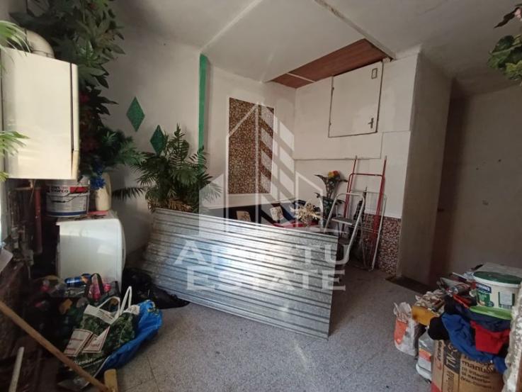 Apartament 4 camere, decomandat, necesita renovare, Pentru investitie!